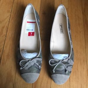 NIB Paul Green Women's Tyson Flats Camo